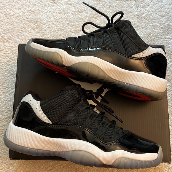 Excellent condition Jordan Retro 11 Low Infrared - size 3.5Y/woman 5 - Picture 2 of 7